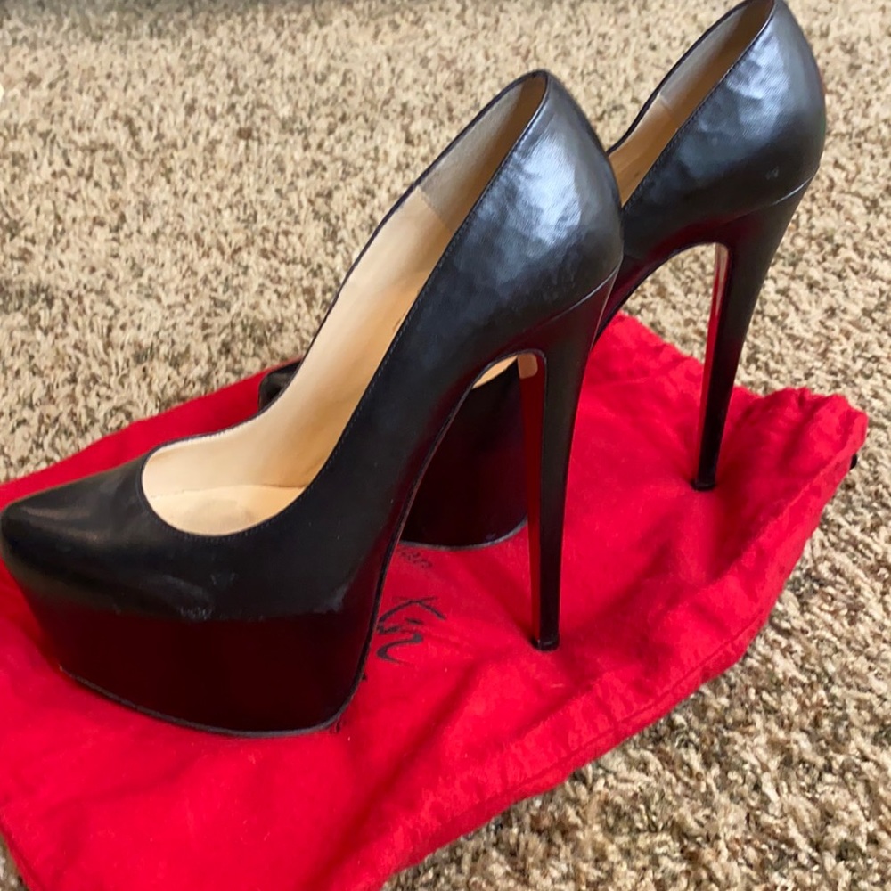 Christian Louboutin Pumps